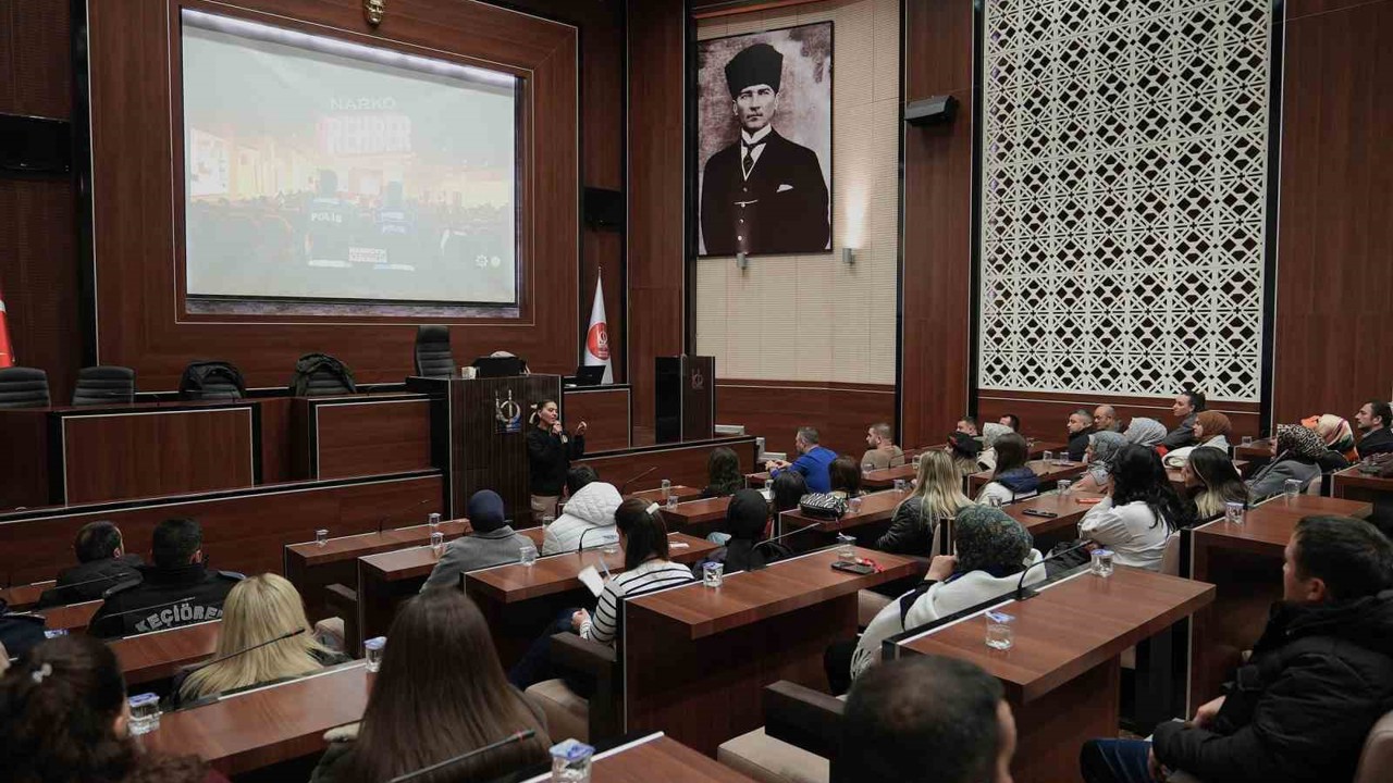Belediye personeline ‘Narko Rehber’ eğitimi
