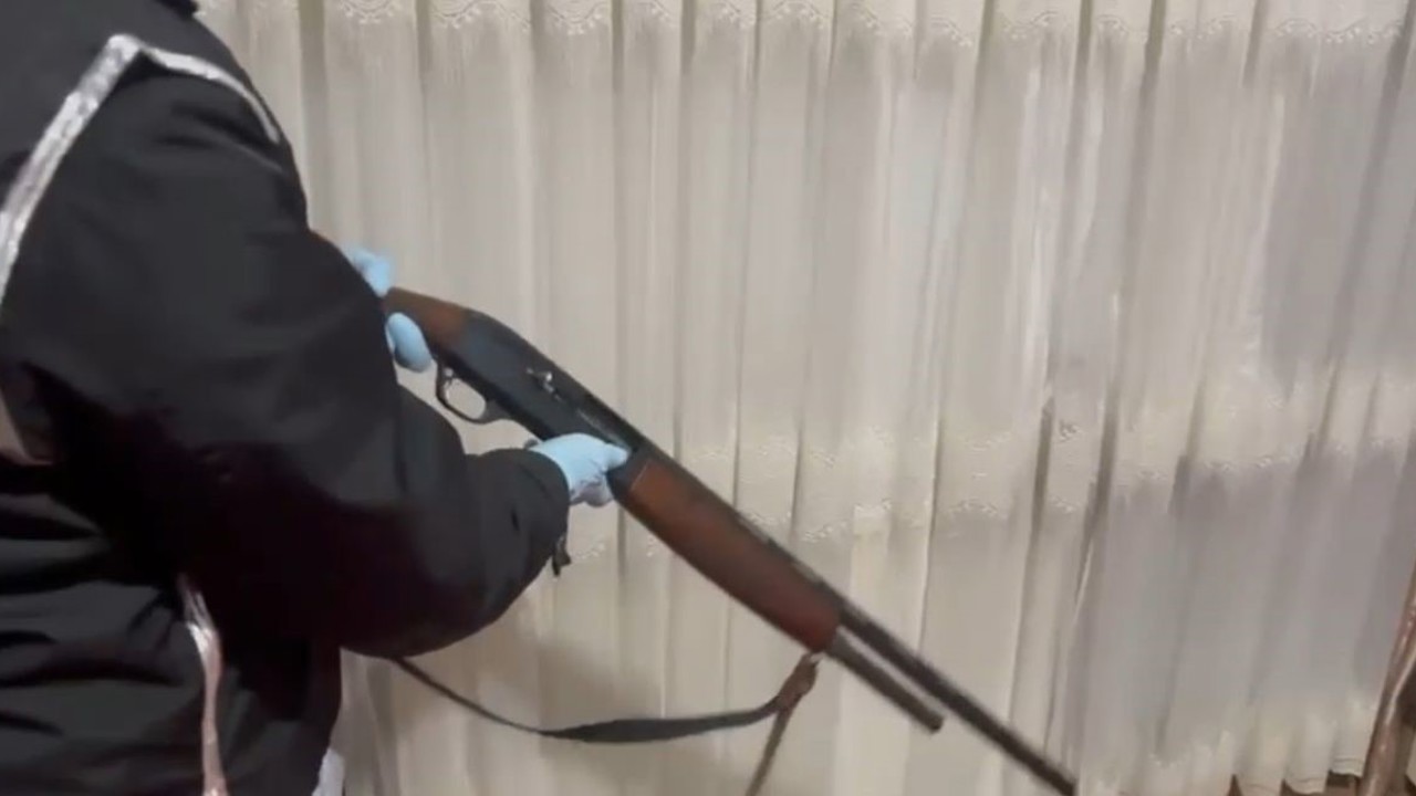 Sosyal medyadan suç örgütlerini öven 18 şüpheli yakalandı
