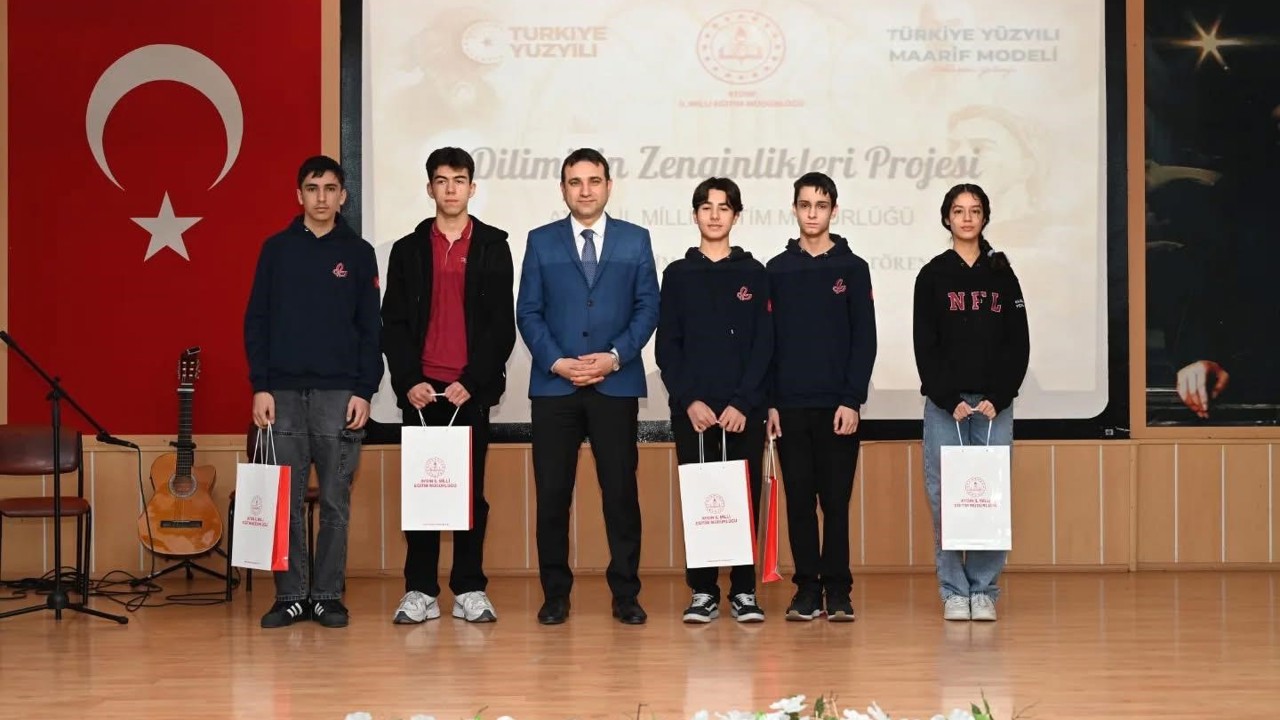 Aydın Lisesi, dil yarışmasında 5 ödülün 3’ünü aldı
