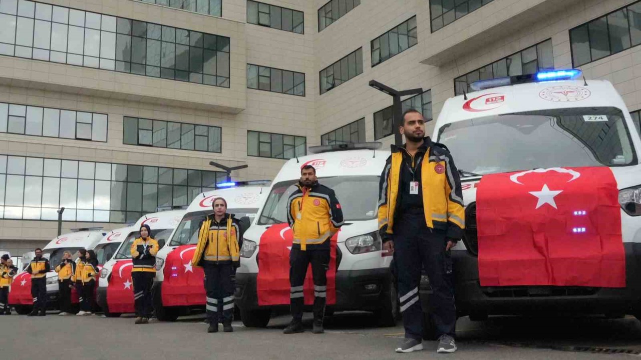 İzmir’de sağlık filosuna 45 yeni ambulans

