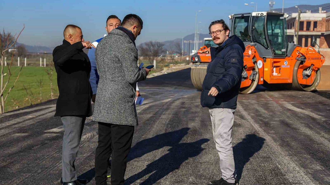 Emirbeyazıt Mahallesi Kolejler bölgesinde üstyapı çalışmaları başladı
