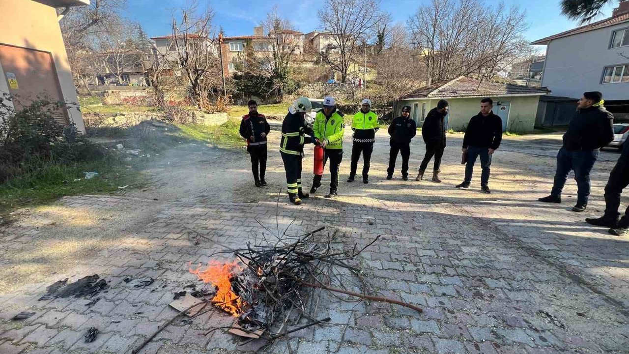 Pınarhisar’da emniyet personeline uygulamalı yangına müdahale eğitimi
