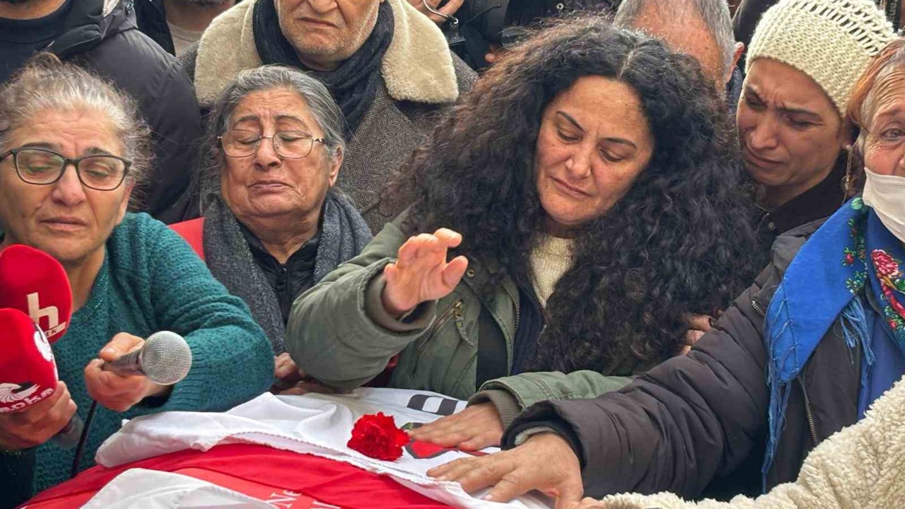 Eski İHD İzmir Şube Başkanı Ali Aydın son yolculuğuna uğurlandı
