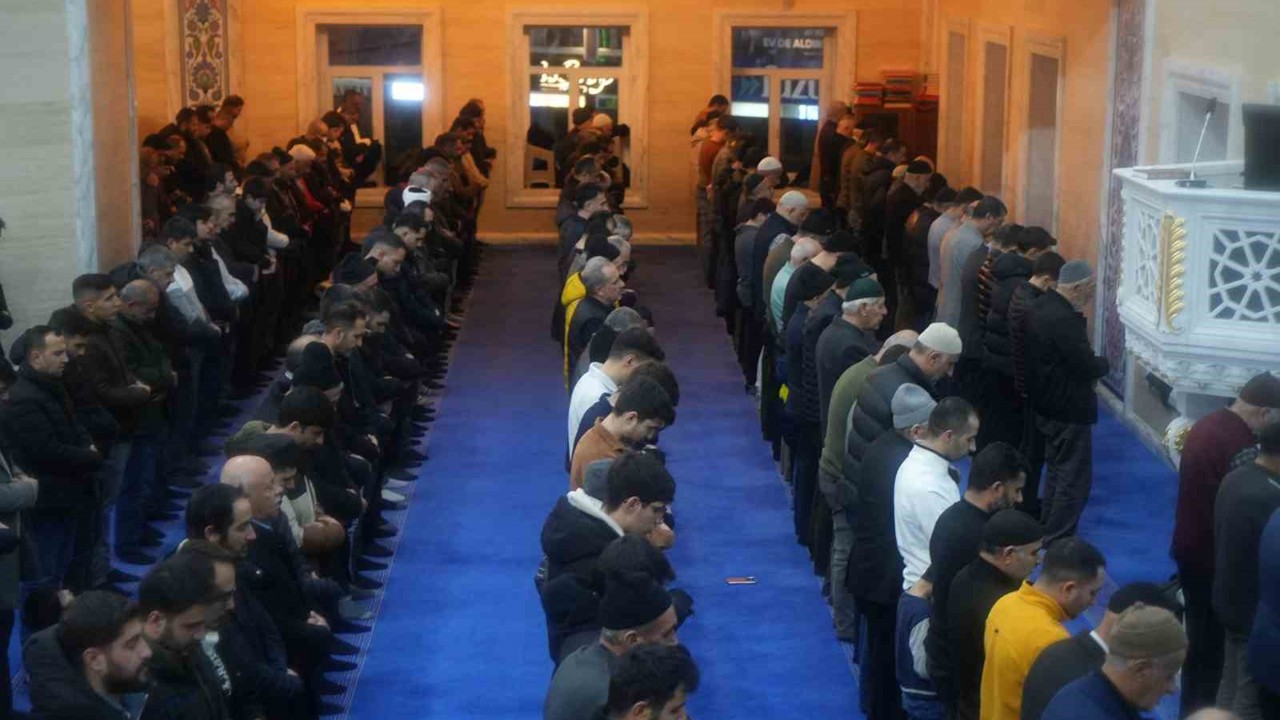 Muş’ta Miraç Kandili dualarla idrak edildi
