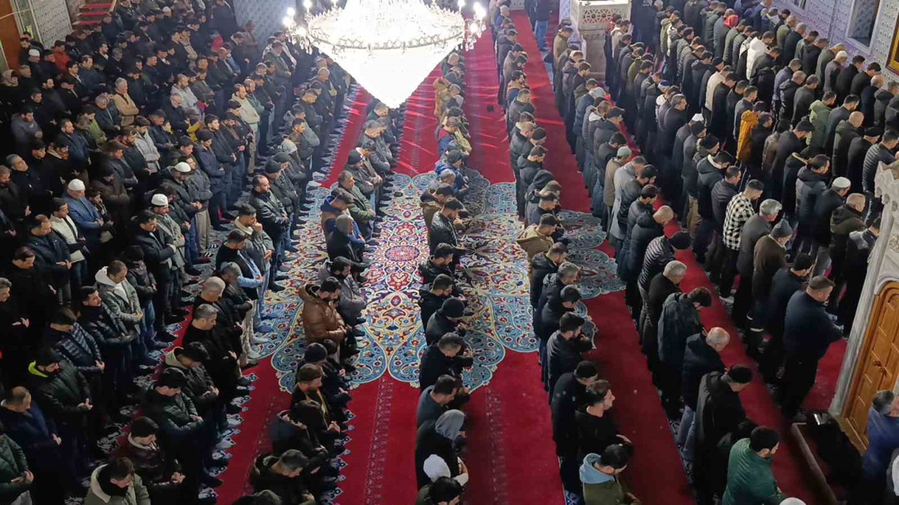 Şanlıurfa’da Miraç Kandili dualarla idrak edildi
