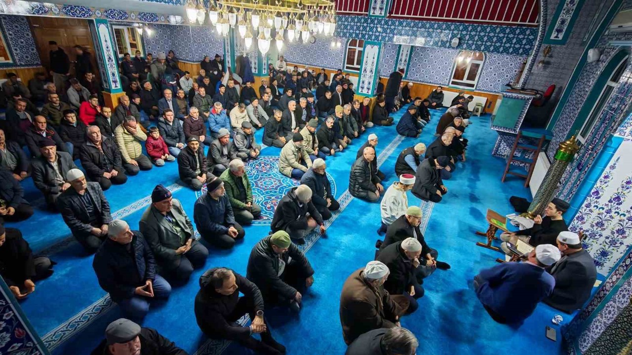 Demirci’de Miraç Kandili dualarla idrak edildi
