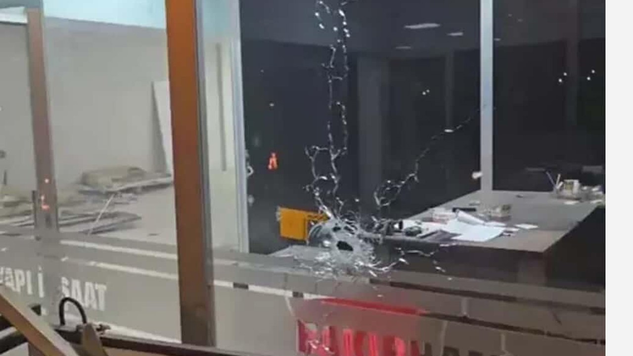 Mardin’de iş yerlerine silahlı saldırı
