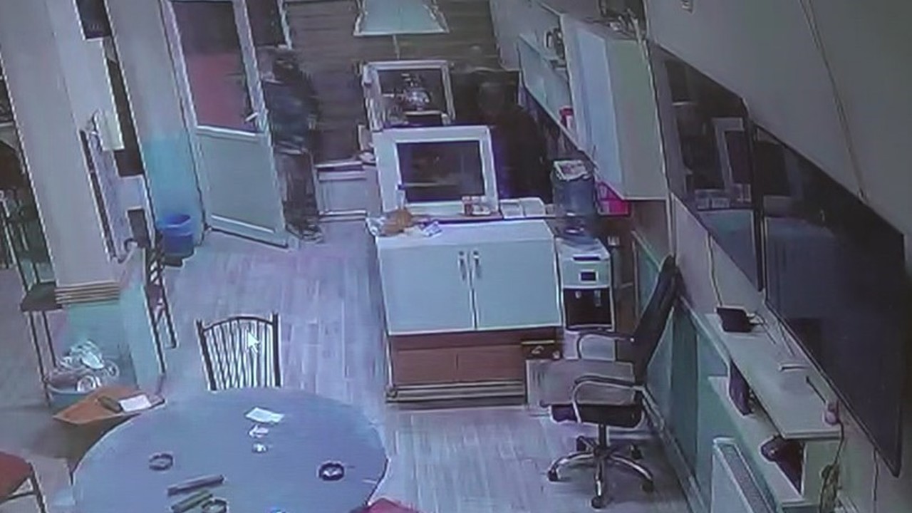 Altın ve dövizlerini 3 aydır yanında taşıyan adam gasp edildi
