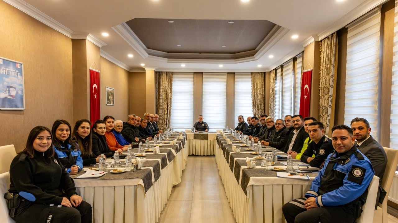 Bilecik’te emniyet ve muhtarlar asayiş toplantısında buluştu
