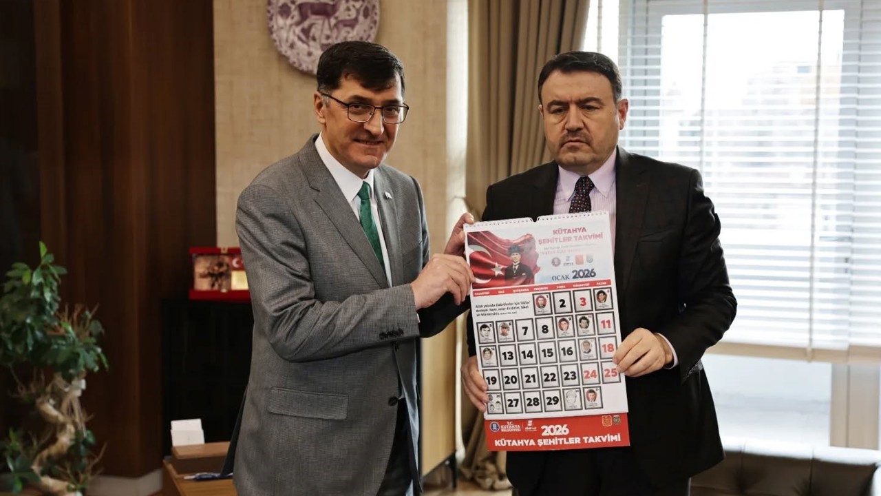 Kütahya Şehitler Takvimi valilik makamına takdim edildi

