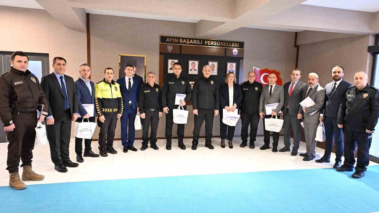 Düzce’de başarılı polisler ödüllendirildi
