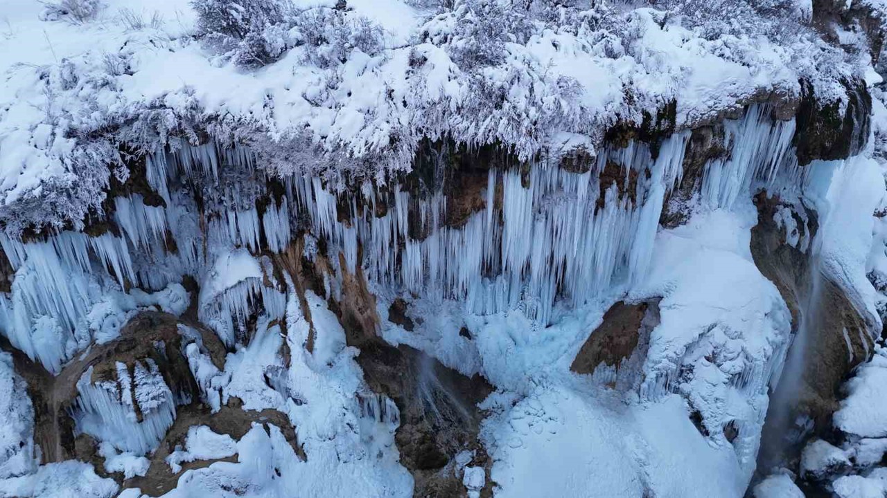Sivas’ın Kardeniz’i beyaza büründü
