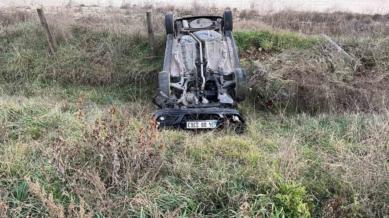 Lüleburgaz’da otomobil şarampole yuvarlandı: 1 yaralı
