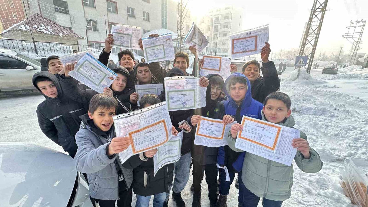 Yüksekova’da 30 bin öğrenci yarıyıl tatiline girdi
