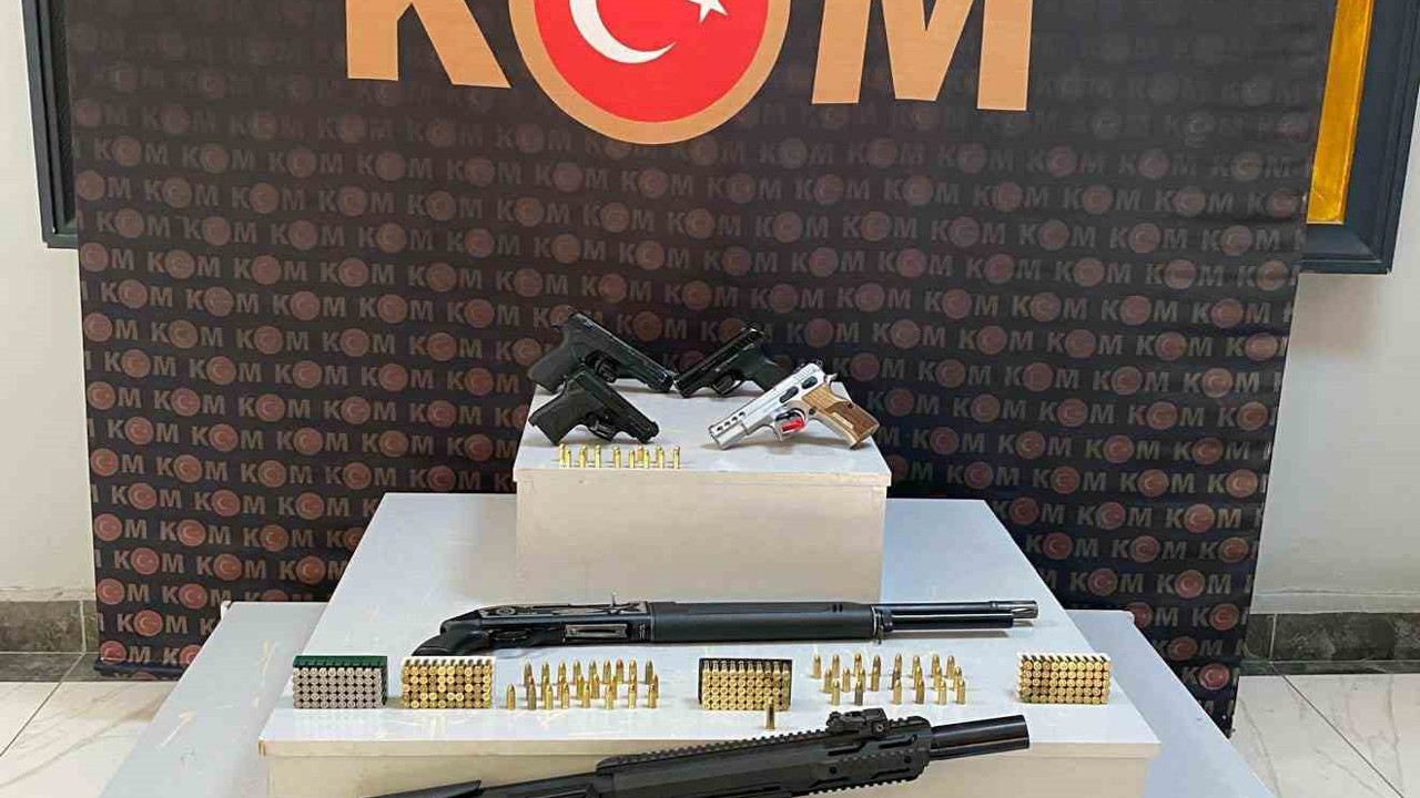 Sosyal medya hesabından silah paylaşamı yapan 6 kişi gözaltı alındı
