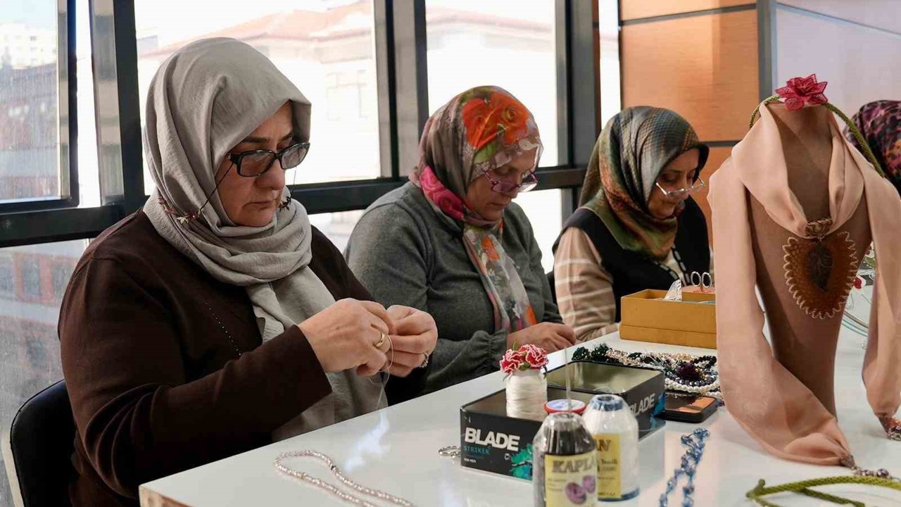 Elazığ’da kadınlara yönelik kurs programı sürüyor
