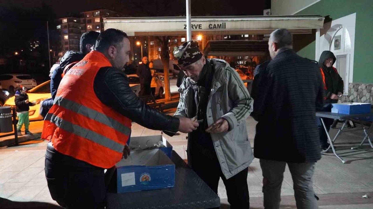 Atakum’da kandil simidi ikramı
