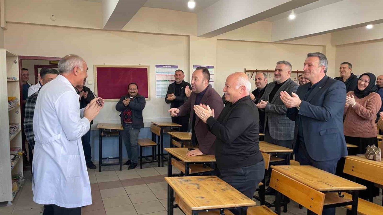 Mezun öğrencilerinden öğretmenlerine unutulmaz veda
