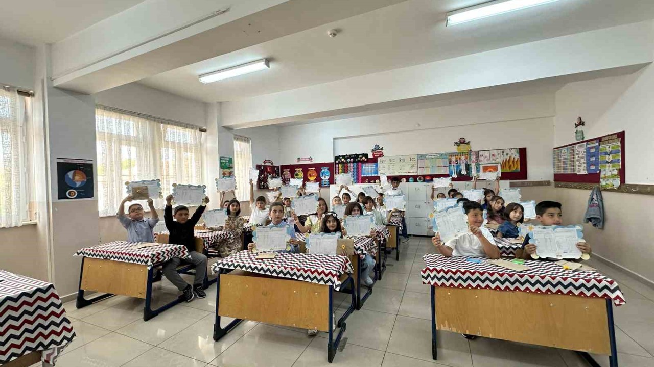 Yarıyıl tatili karne sevinciyle başladı
