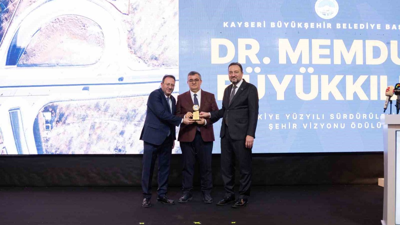 Kayseri Büyükşehir, 2025’i ödüllerle taçlandırdı
