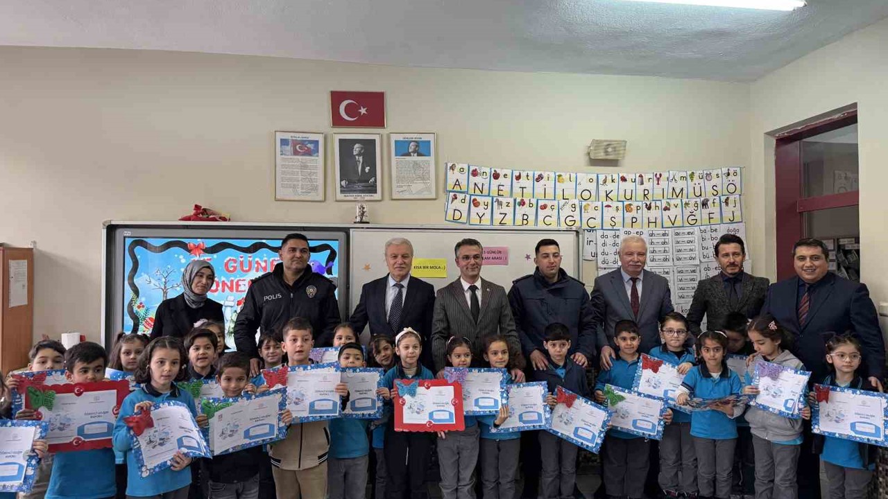 Kulu’da 7 bin 600 öğrenci karne aldı
