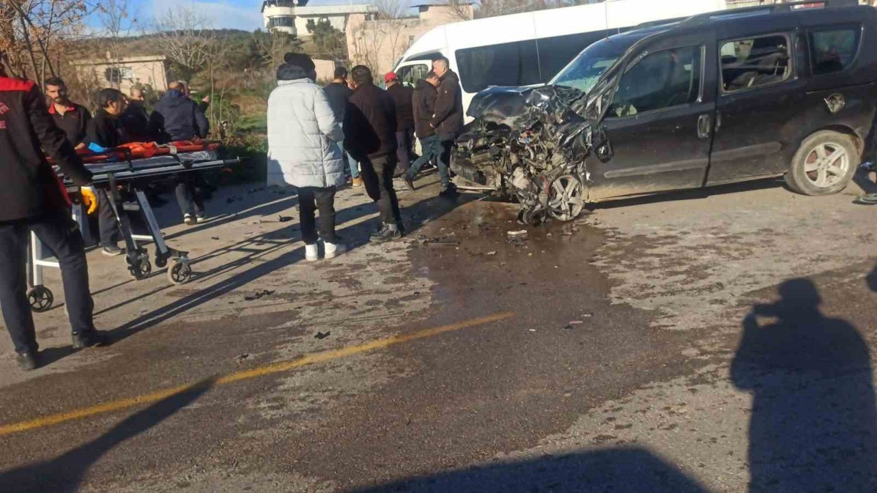 Osmaniye’de 7 kişinin yaralandığı kaza kamerada
