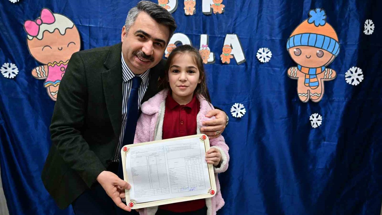 Başkan Yılmaz, öğrencilerin karne heyecanına ortak oldu
