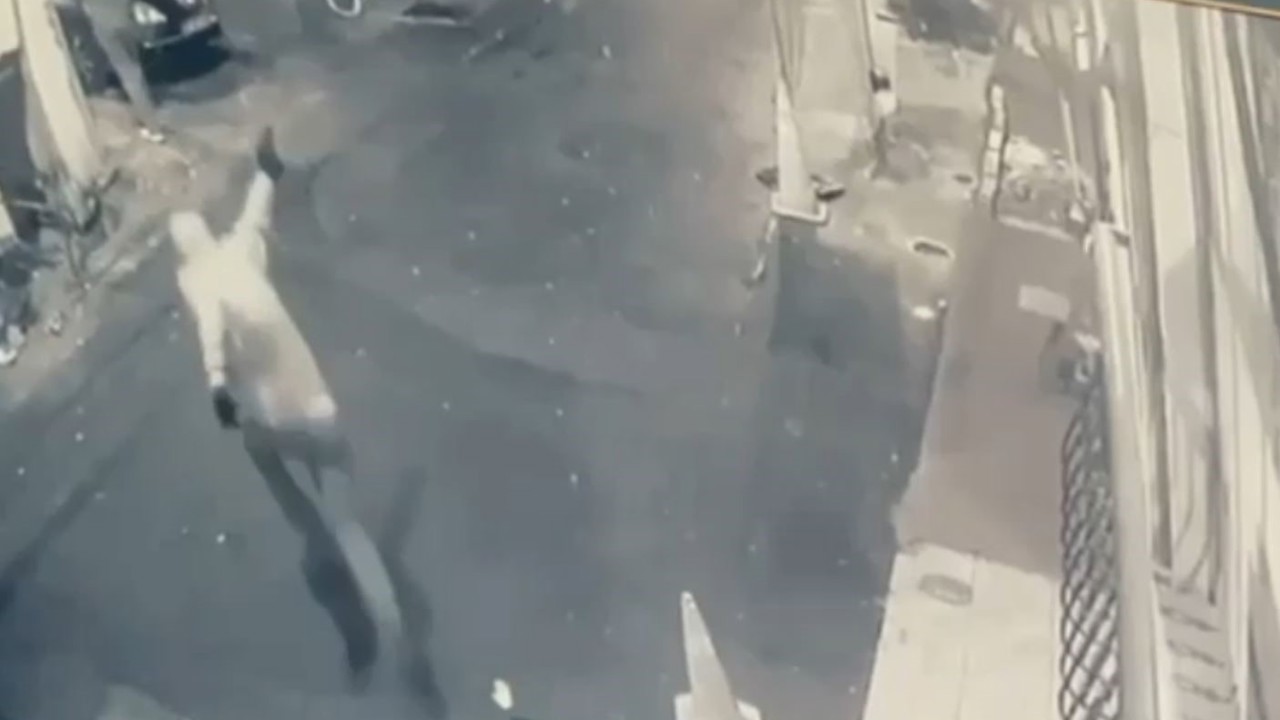 Beyoğlu’nda silahlı çatışma görüntülendi: 1 kişinin öldüğü olaya ilişkin 11 gözaltı
