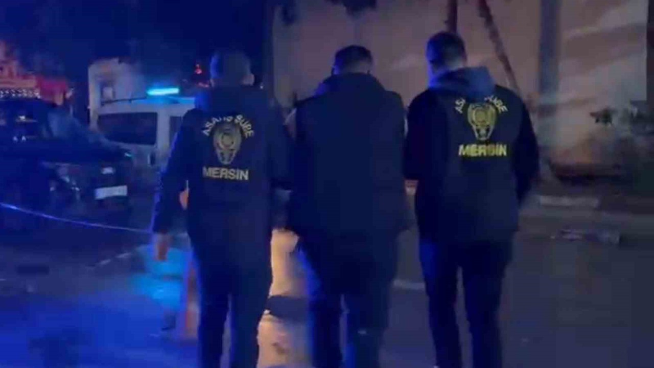 99 yıl kesinleşmiş hapis cezasıyla aranan şahıs Mersin’de yakalandı
