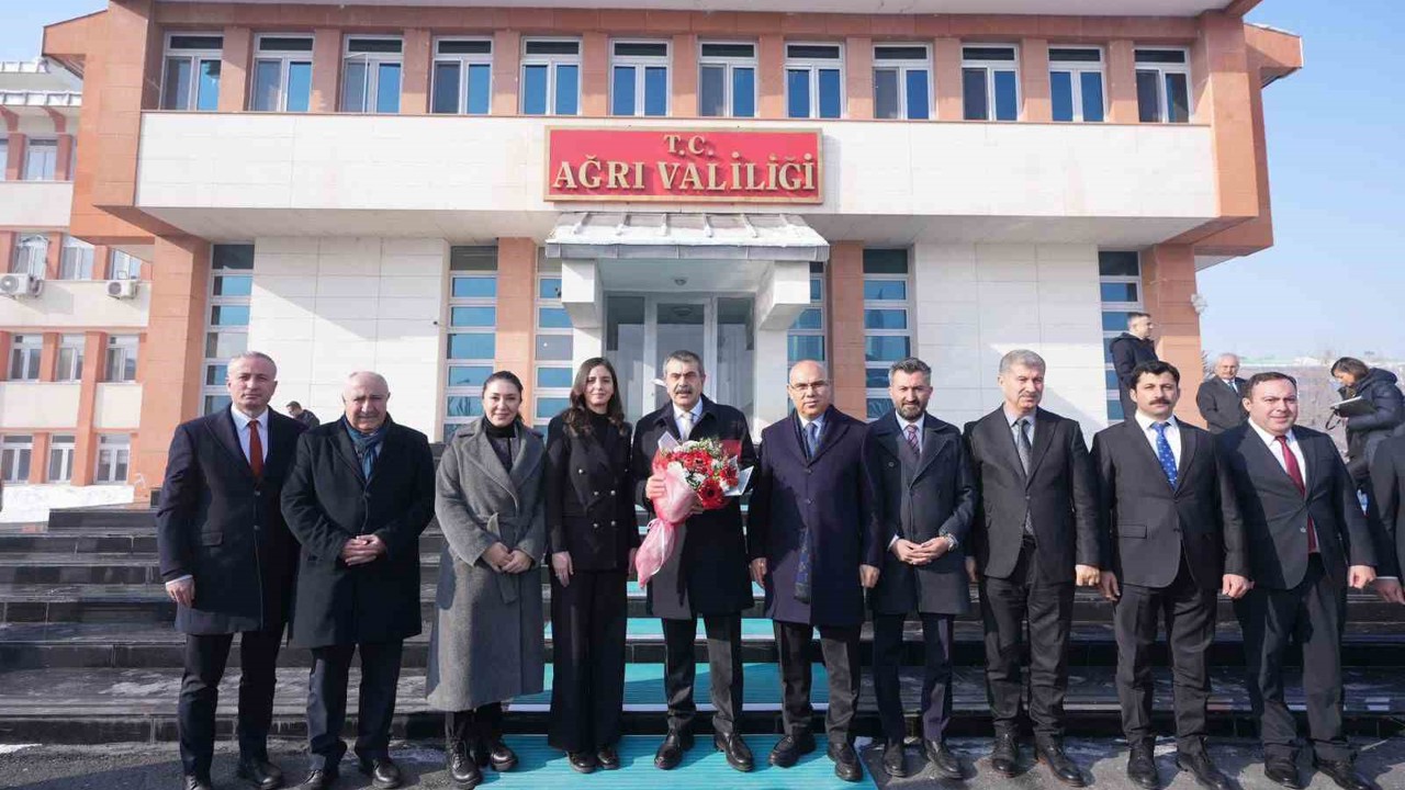 Bakan Tekin: "İlk defa ortaöğretim kurumlarına kayıt yaptıran öğrencilerimizde mesleki ve teknik eğitimin oranı yüzde 43’e çıktı"
