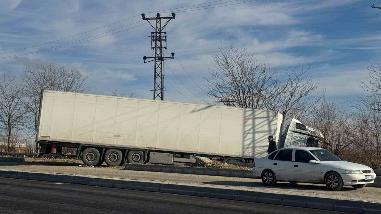 Batman’da tır ile minibüs çarpıştı: 6 yaralı

