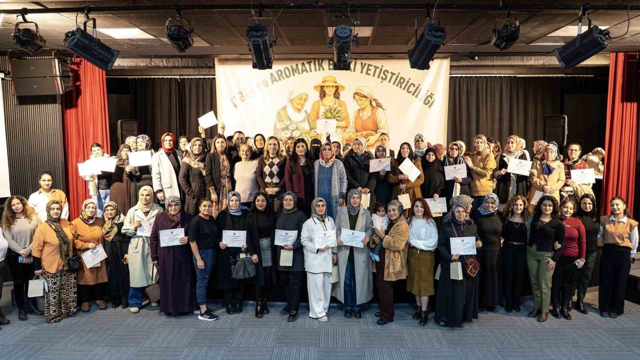 Tıbbi Aromatik Bitki Atölyesi kursiyerlerine sertifikaları verildi
