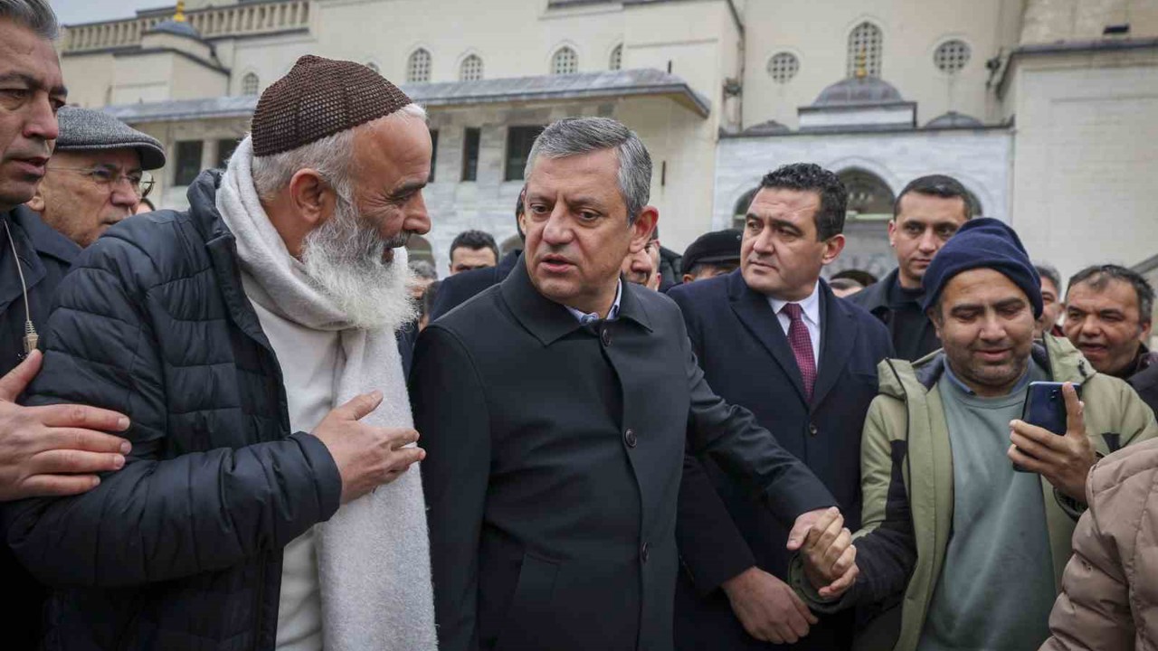 CHP Genel Başkanı Özel: "Ülkenin ana gündemi emeklinin sesinin duyurulmasıdır"
