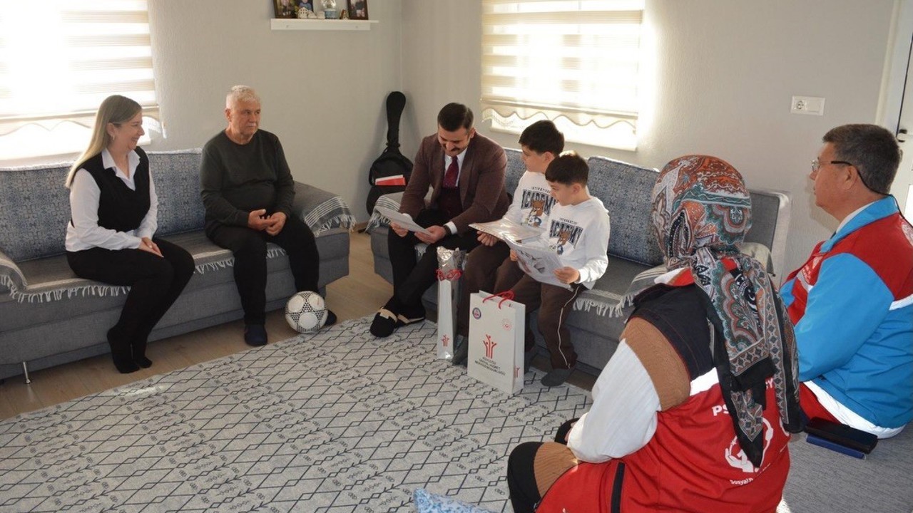 Köyceğizli şehit çocuklarını, Bakan Göktaş unutmadı
