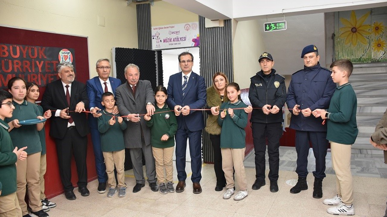 Salihli’de müzik sınıfı açıldı

