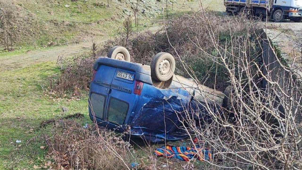 Kontrolden çıkan araç köprüden aşağı uçtu
