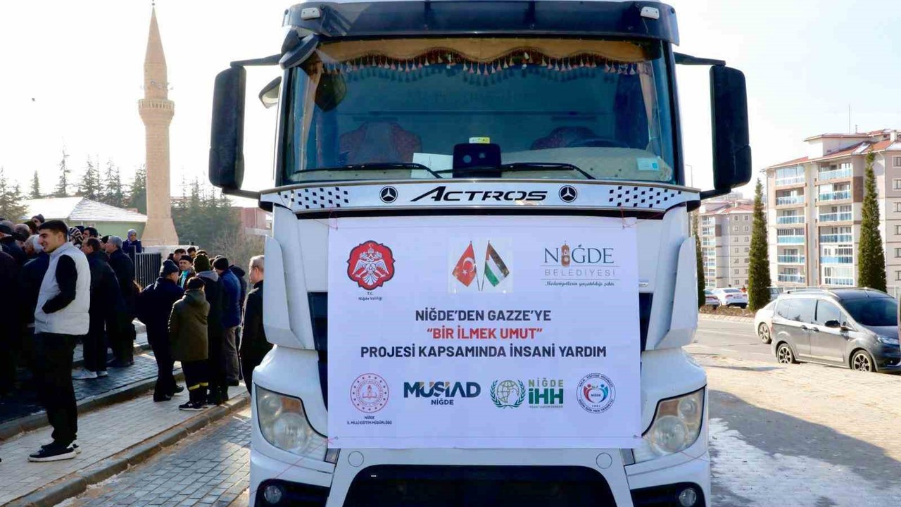 Gazze için tek yürek olan Niğde’den yardım tırı yola çıktı
