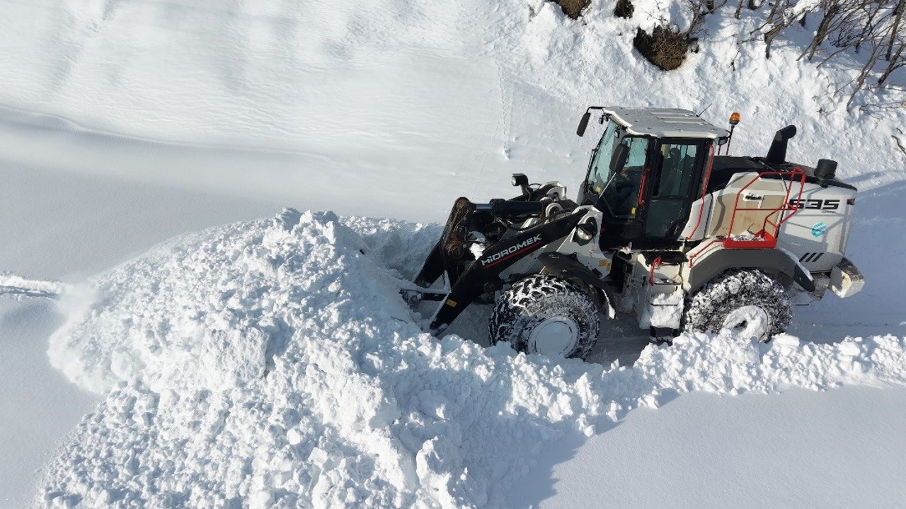İl Özel İdaresi’nden Pülümür-Kocatepe yolunda yoğun mesai
