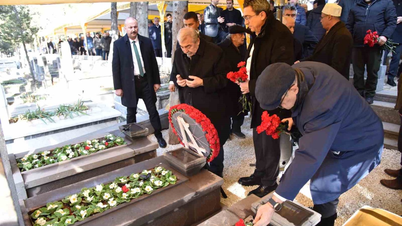 SANKO’nun kurucusu Sani Konukoğlu, mezarı başında anıldı
