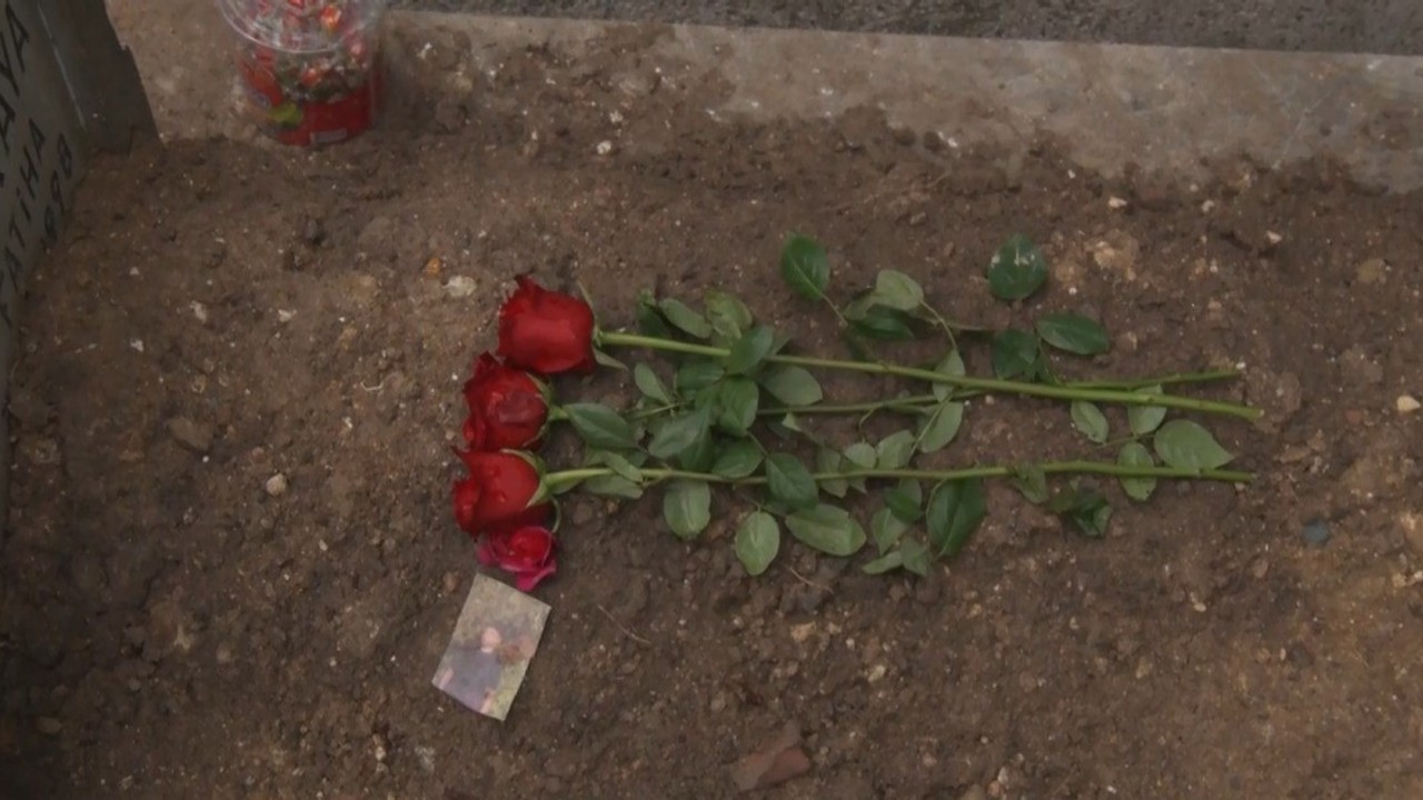 Güngören’de öldürülen Atlas Çağlayan’ın yakınları kabri başında dua etti
