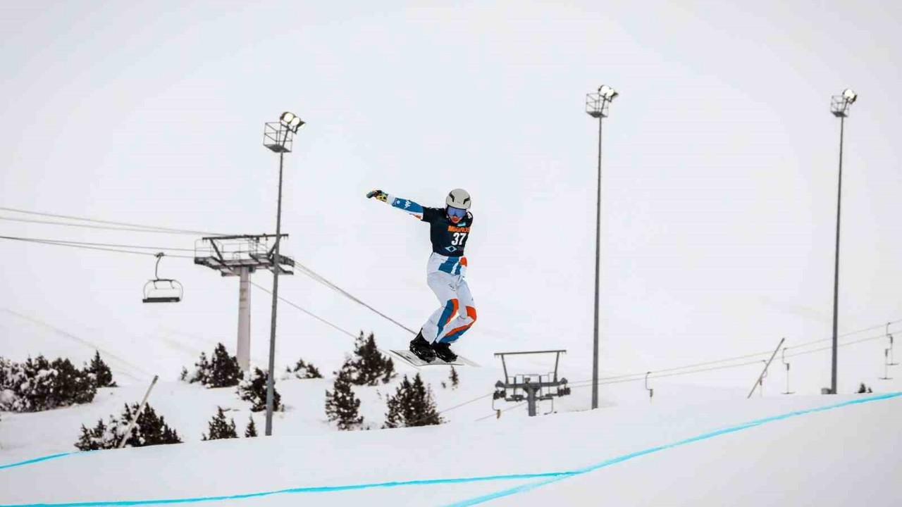 Snowboard FIS European Cup Erzincan Yarışmaları başladı
