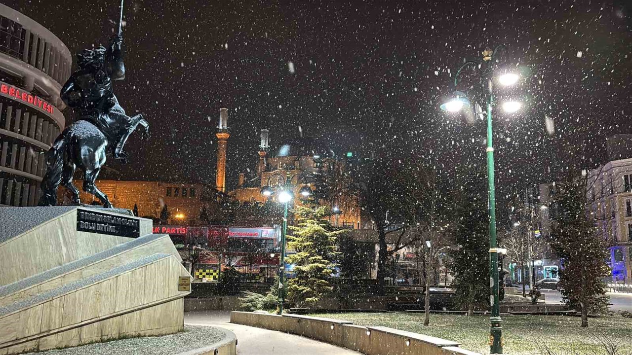 Bolu’da kar yağışı başladı
