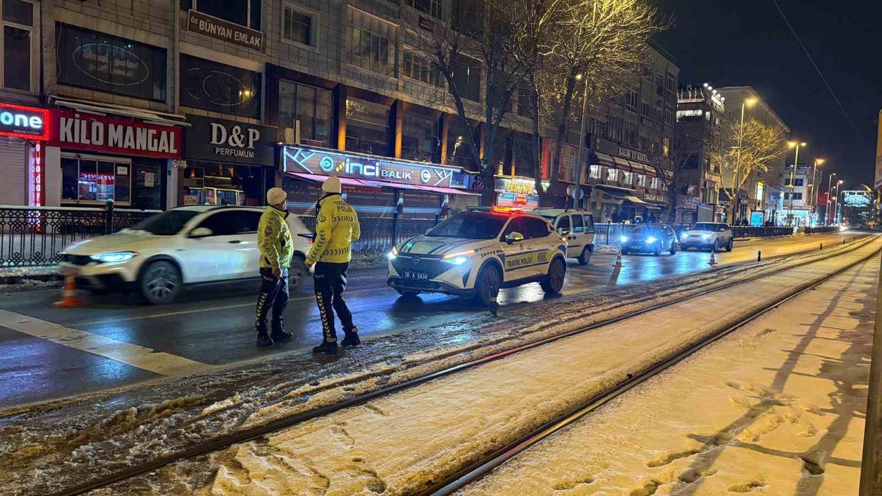 Kayseri’de otomobilin çarptığı yaya ağır yaralandı
