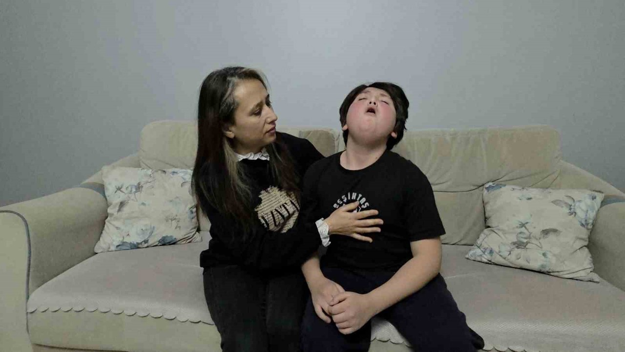 12 yaşındaki çocuk 8 yıldır öksürüyor
