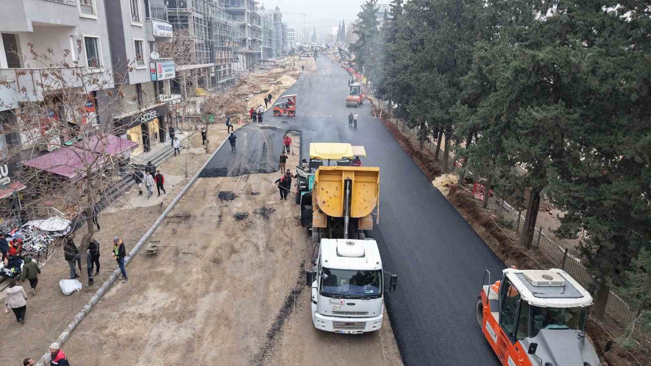 Kahramanmaraş’ta Azerbaycan Bulvarı’na asfalt çalışması

