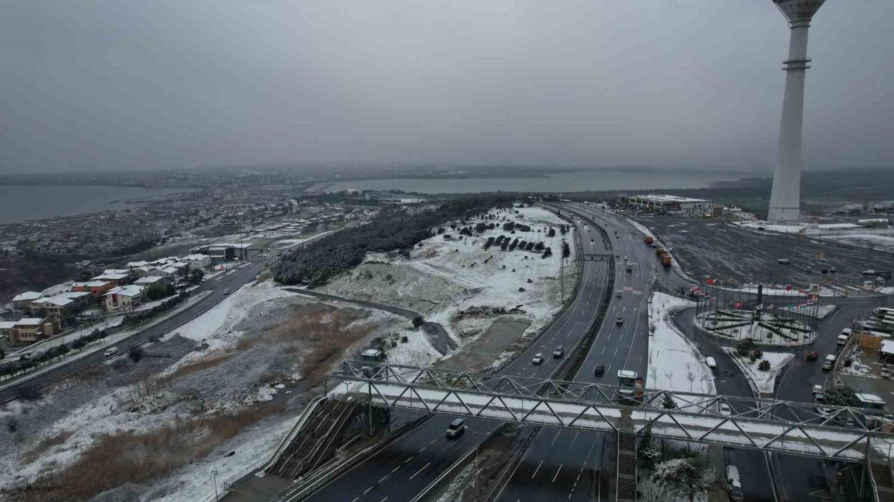 Beylikdüzü kar yağışı sonrası havadan görüntülendi
