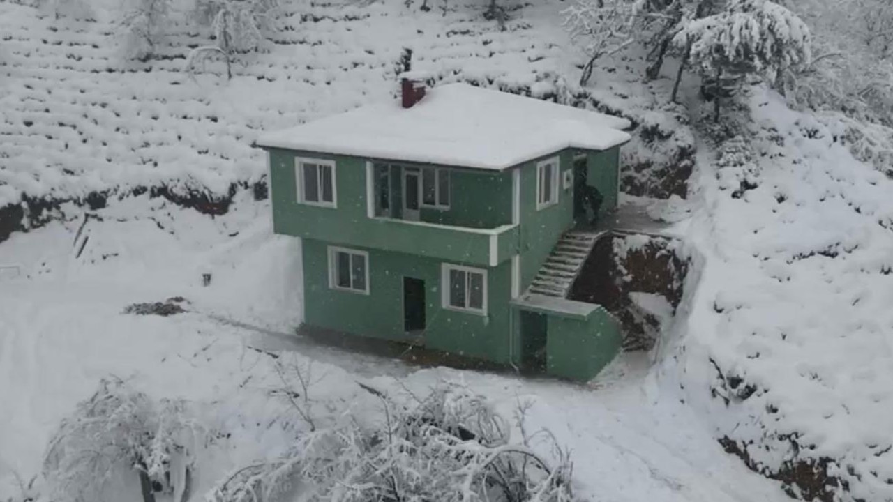 Şehit ailesi harabe köy evinden kurtuldu, yeni yuvalarına kavuştu
