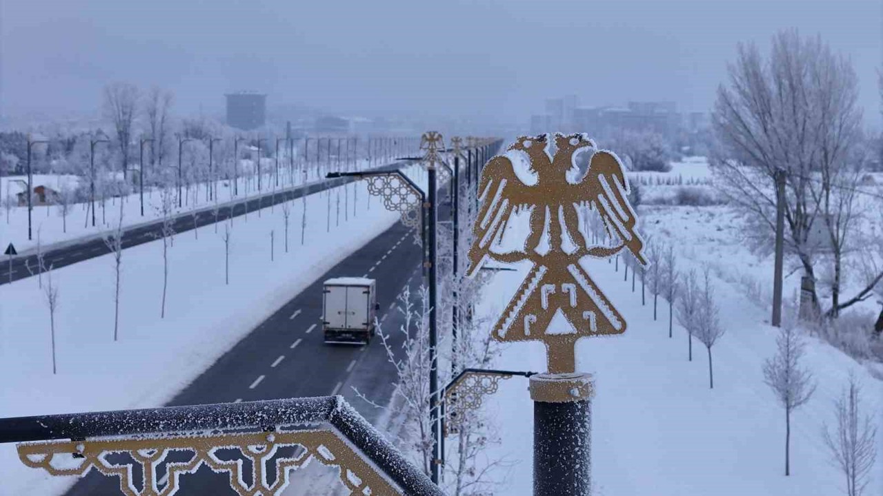 Yakutistan değil Sivas: Termometreler eksi 22 dereceyi gösterdi, şehirde hayat dondu
