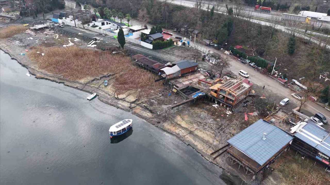 Sapanca Gölü’ndeki kaçak yapılar için ekipler sahaya iniyor
