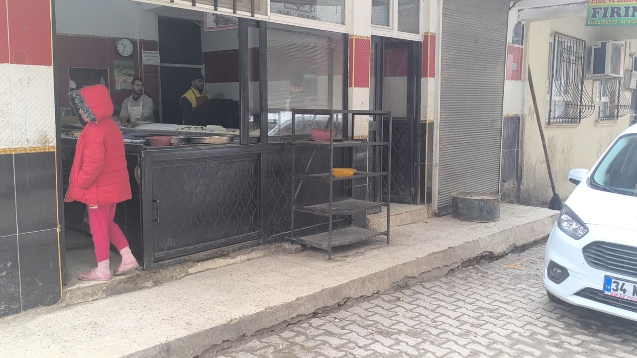 Ekmek fırınındaki görüntü ekipleri harekete geçirdi
